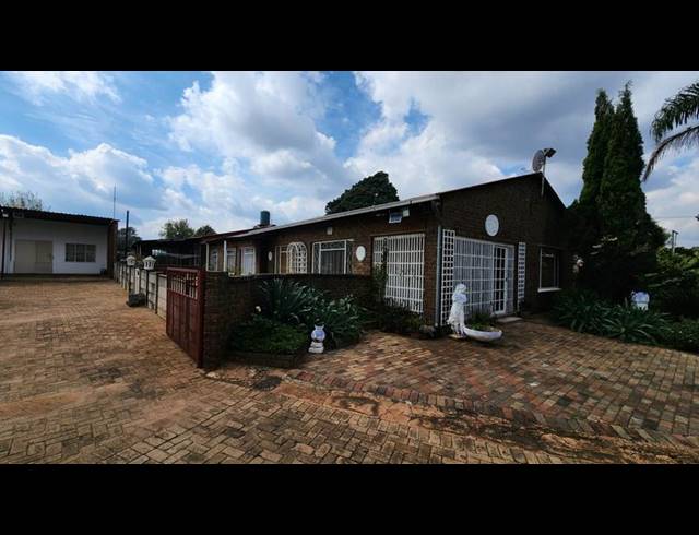 3 BEDROOM HOUSE FOR SALE IN HILLSIDE